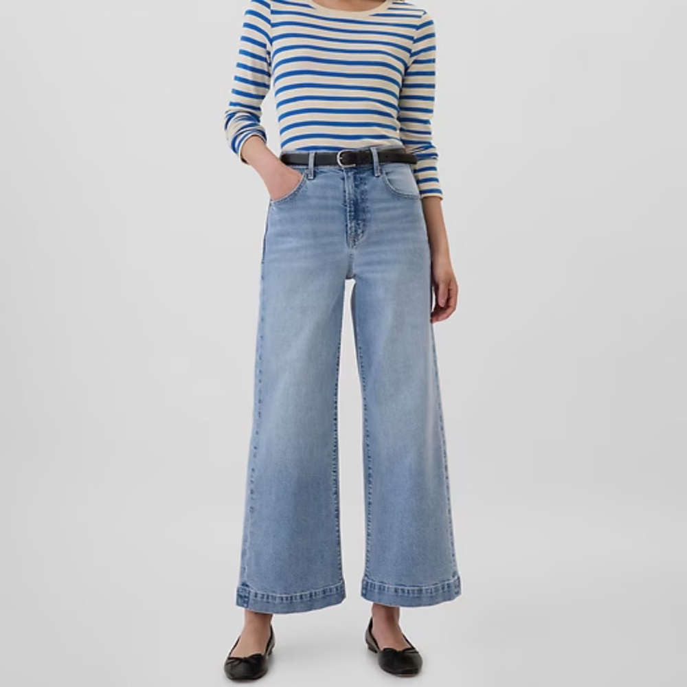 Gap High Rise Wide-Leg Crop Jeans in Light Wash